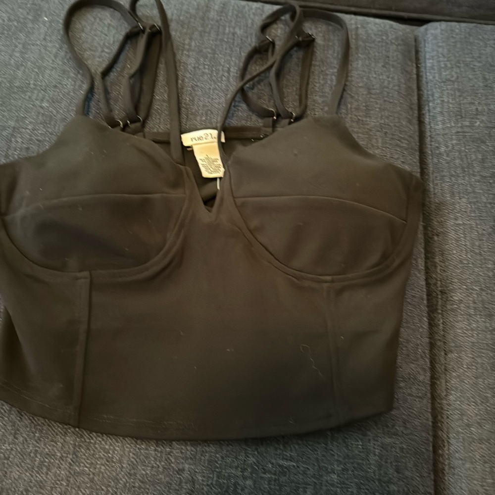 Rue 21 crop top v neck size large